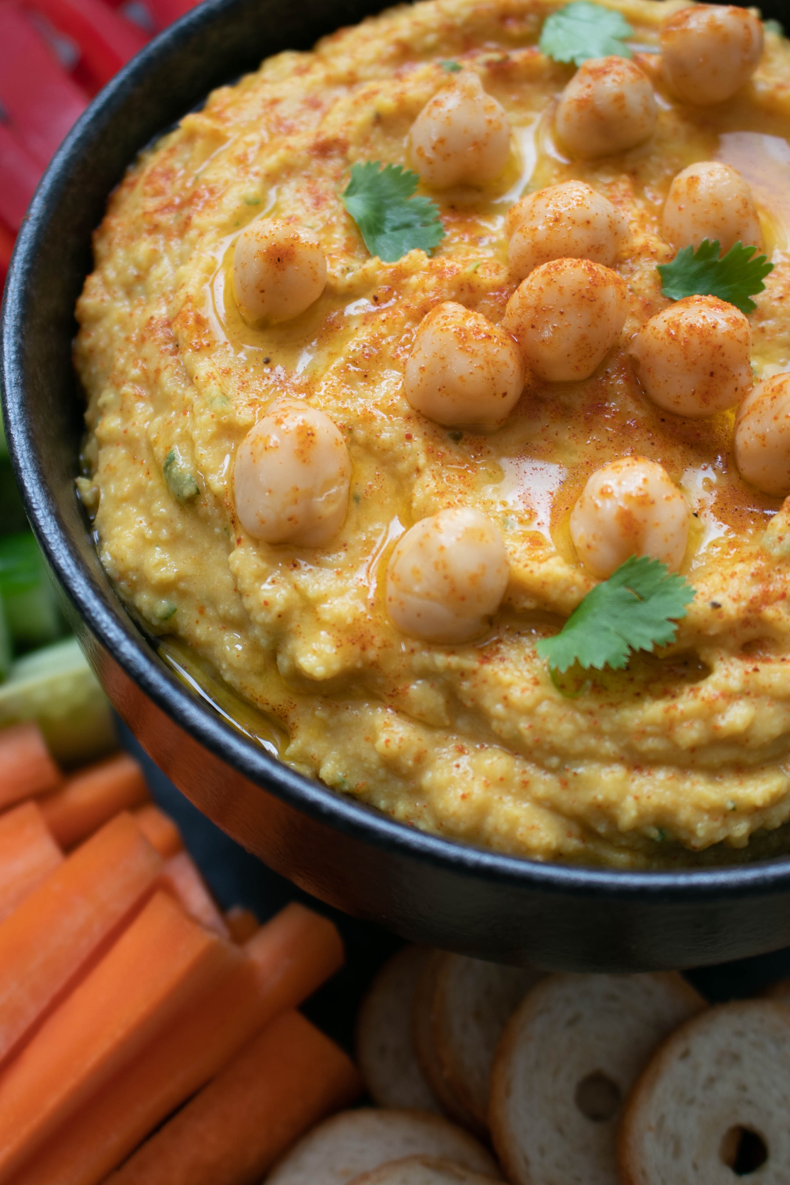 Lemon and Ginger Hummus, a healthy and fast snack or appetizer with great flavor 
