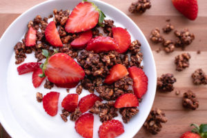 Healthy Chocolate and Peanut Butter Granola