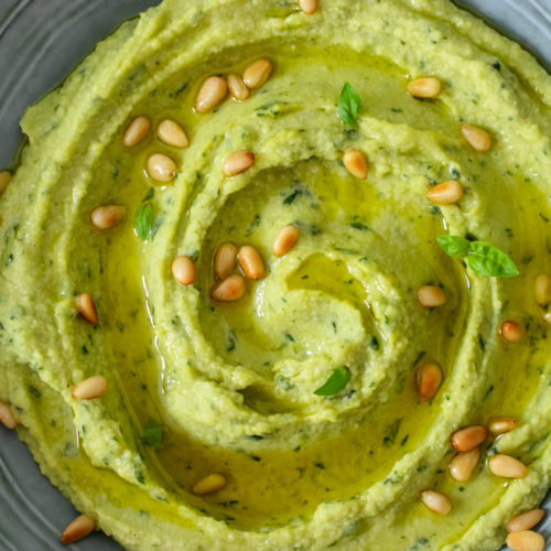 Pesto Hummus - The Delicious plate