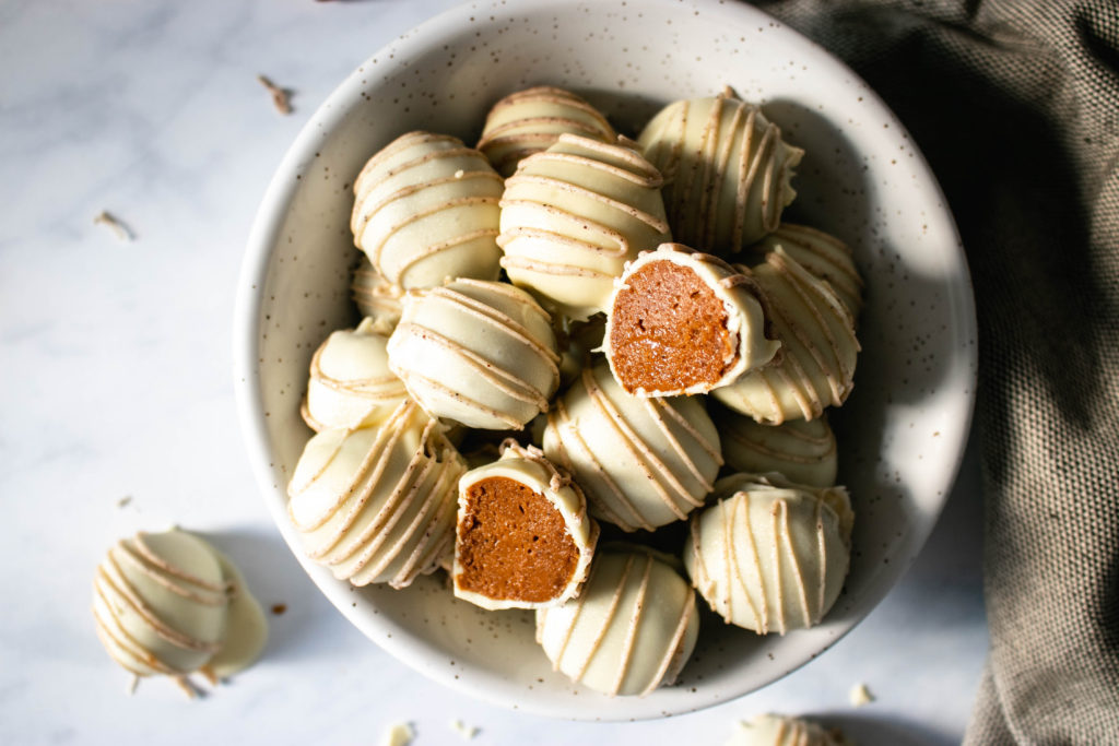 Easy Gingerbread Truffles - The Delicious plate