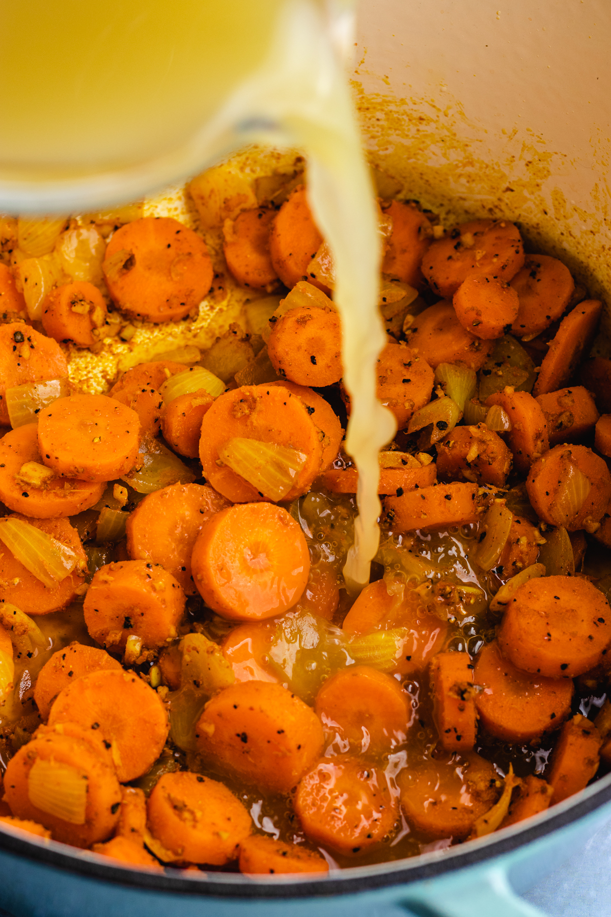 Spiced carrot and lentil soup - The Delicious plate