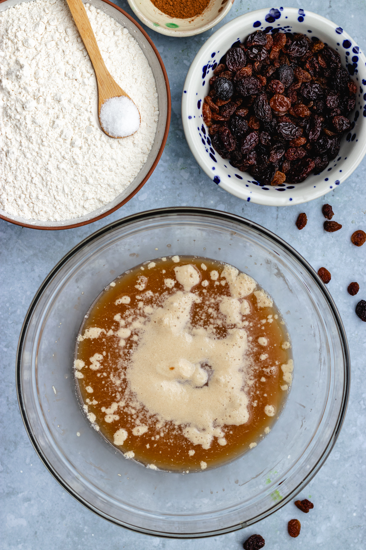 No Knead Cinnamon Raisin Bread The Delicious Plate