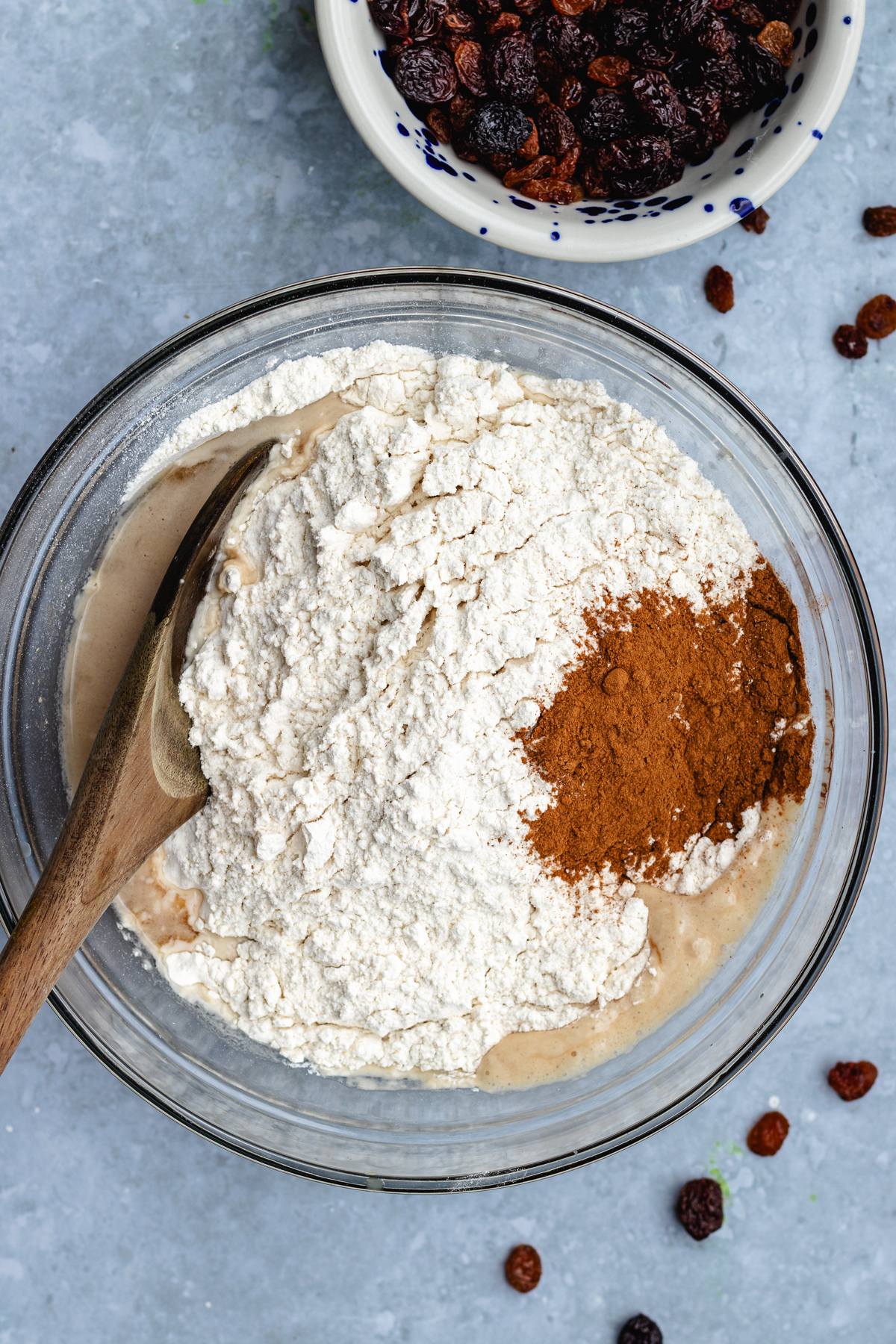 No Knead Cinnamon Raisin Bread The Delicious Plate