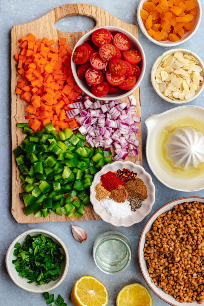 All the ingredients needed to make this Moroccan lentil salad.