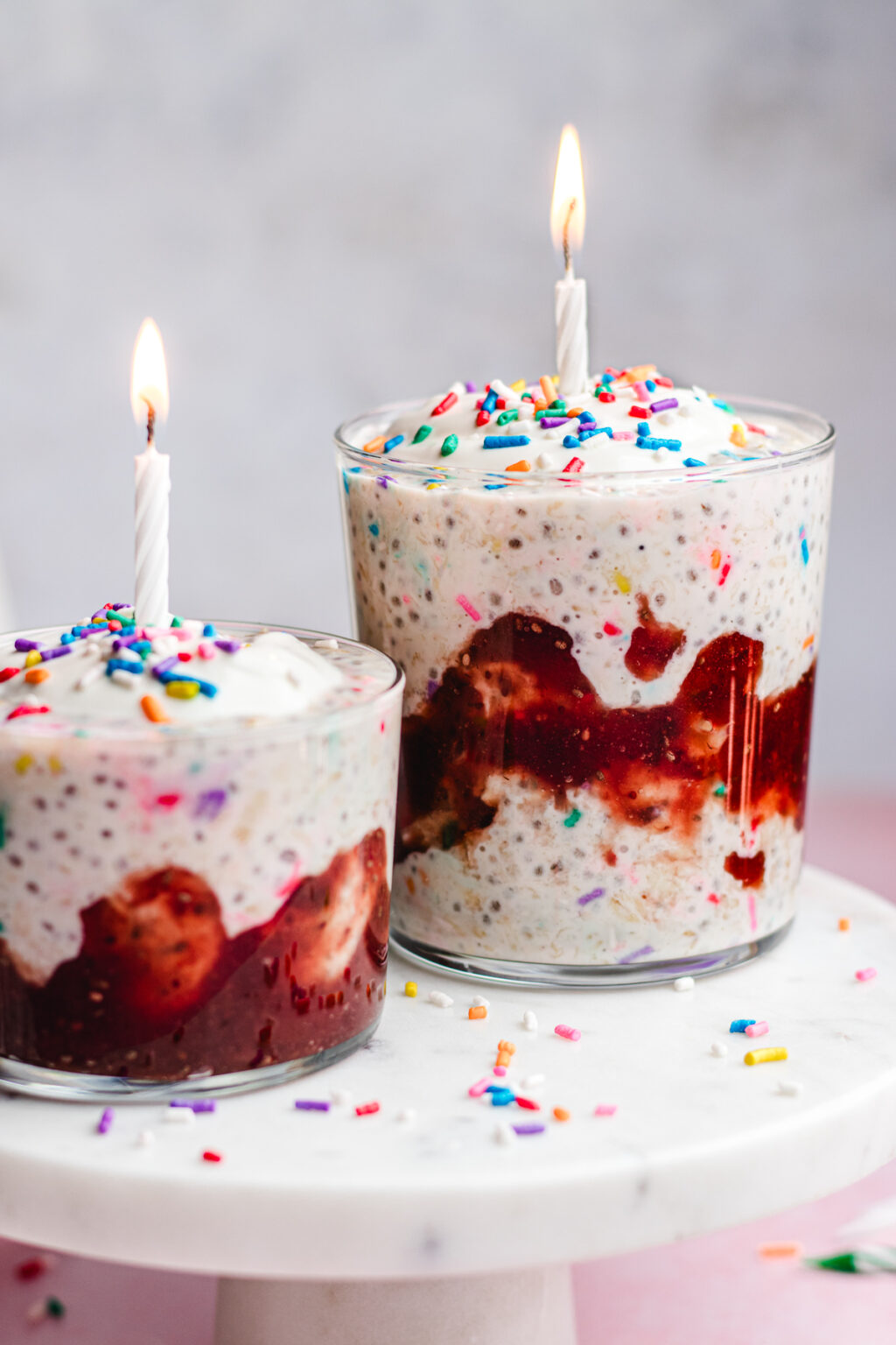Birthday cake overnight oats - The Delicious plate