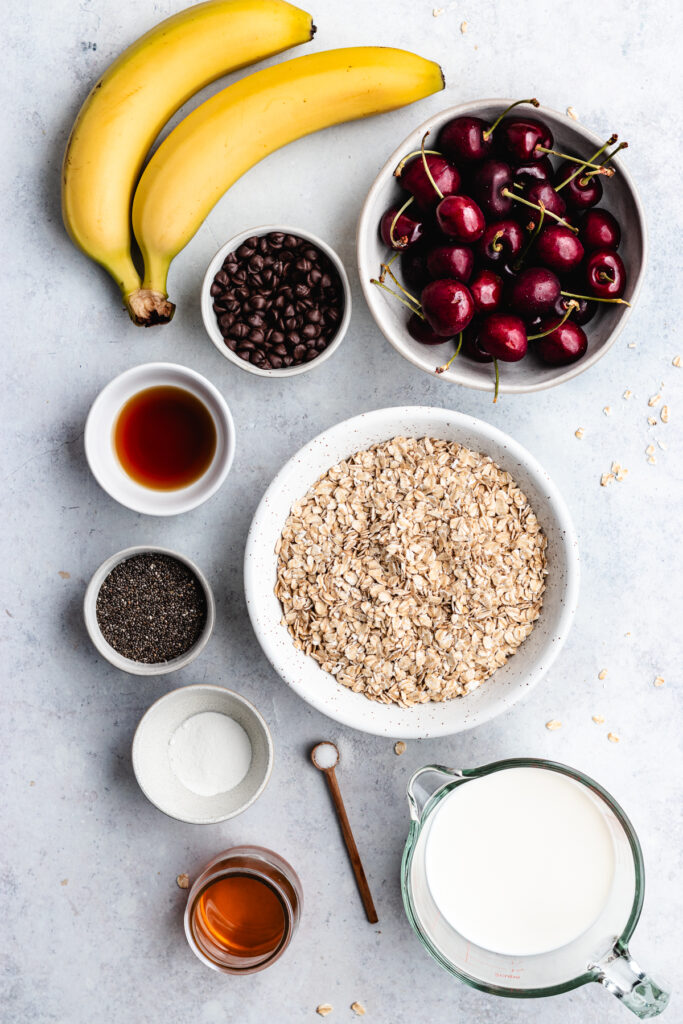 The ingredients for the baked oatmeal in small bowls.